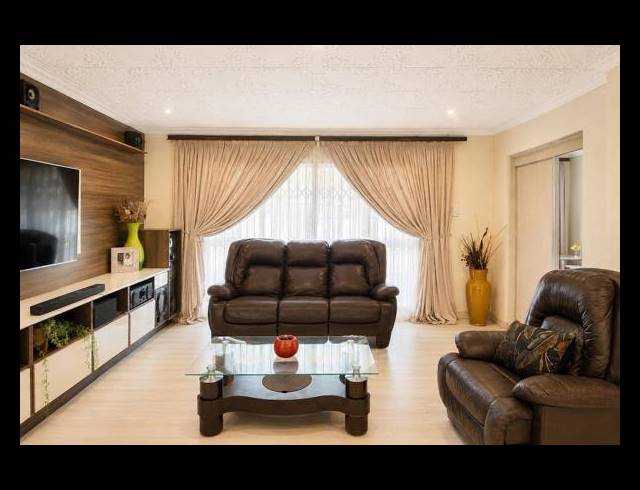 3 BEDROOM HOUSE FOR SALE IN KLOPPERPARK